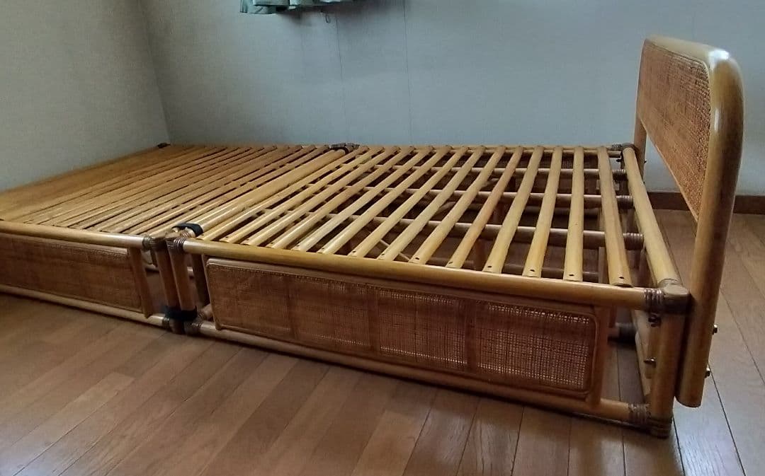 MAXさま専用 藤(ラタン)のベッド 直接引き渡し限定 2台セット - メルカリ