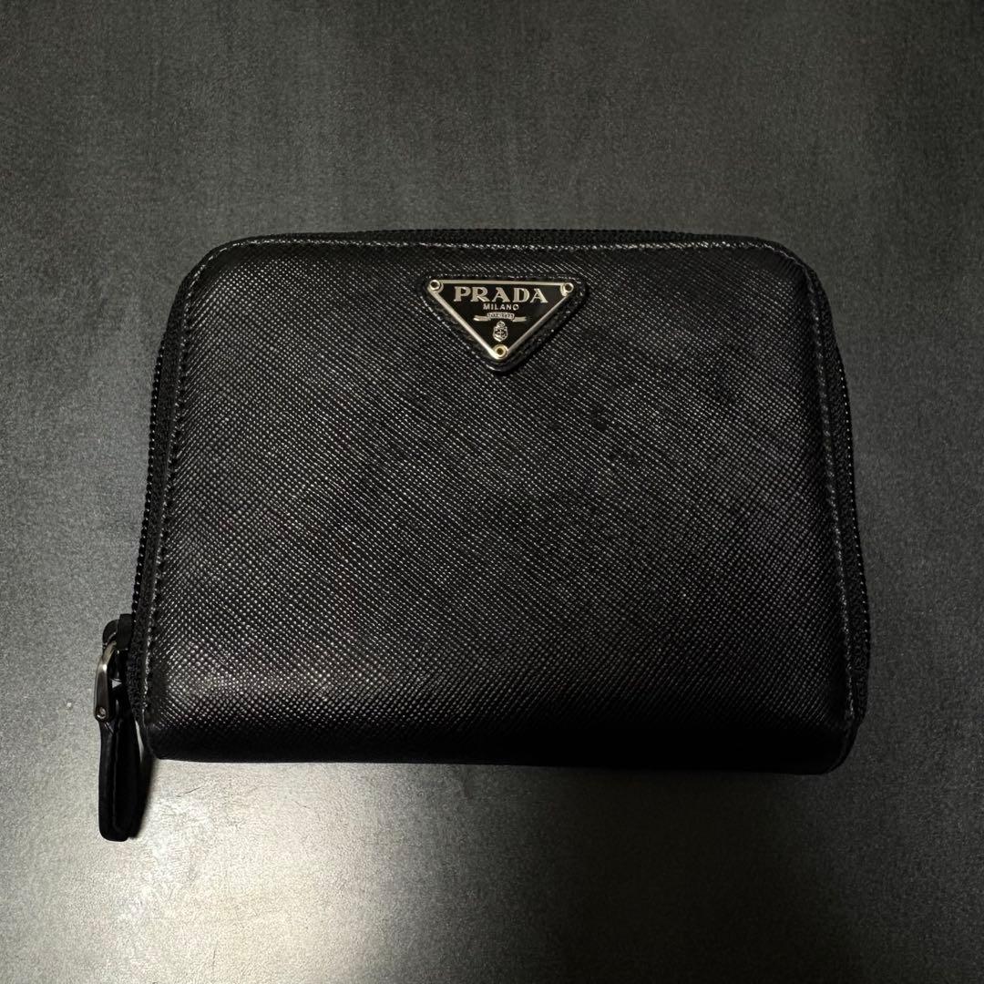 PRADA プラダ サフィアーノ 三角ロゴ レザー 二つ折り 財布 - メルカリ