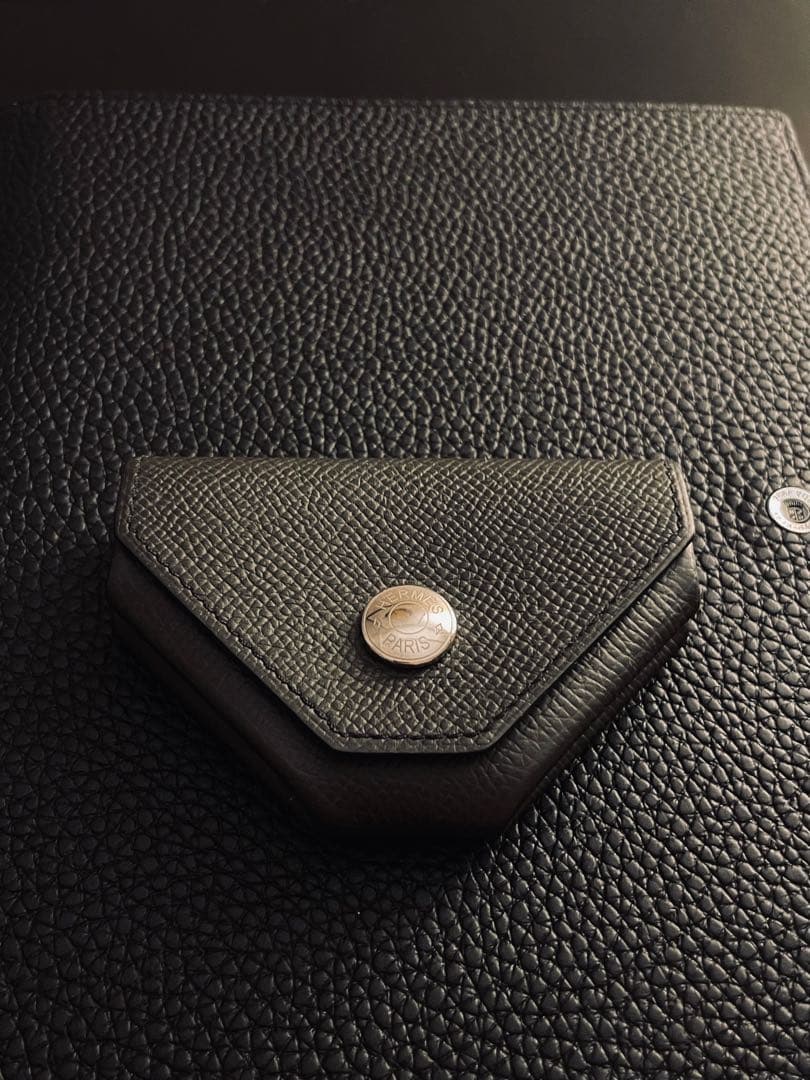 HERMES ル ヴァンキャトル ケース カーキ系 美品 エルメス Hermes HERMES カードケース CALVI カルヴィ レザー パス