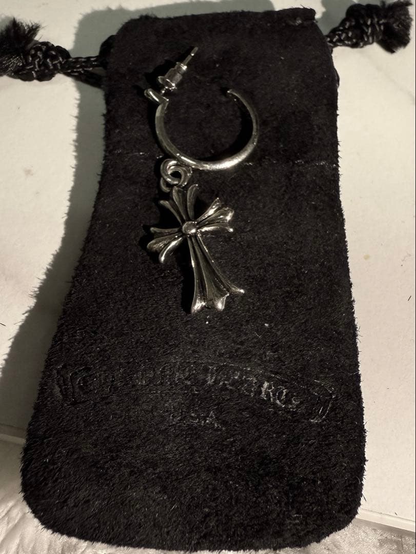 はち様　「訳アリ早い者勝ち」　クロムハーツ　タイニーCHクロス　ピアス クロムハーツ タイニー CH クロス フープ ピアス | chromehearts