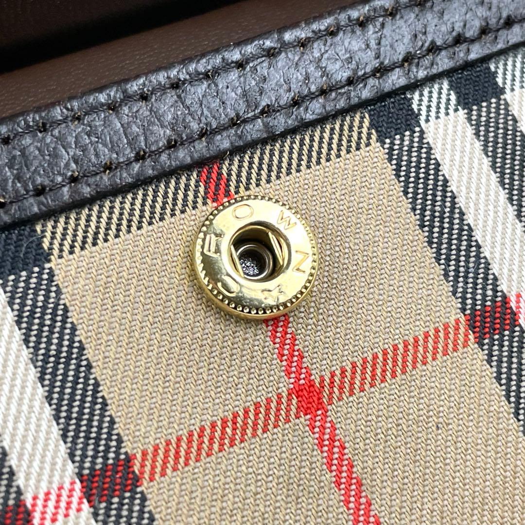 美品⭐️バーバリー ノバチェック シャドー ホースロゴ クラッチバッグ