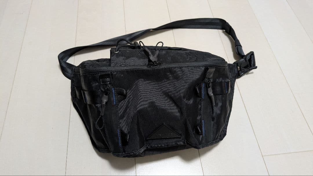 【超美品】VENQUE Trek Cross Body （日本非売品） Venque - VENQUE 2023 二子玉川蔦屋家電様のご協力のもと、新作Trek