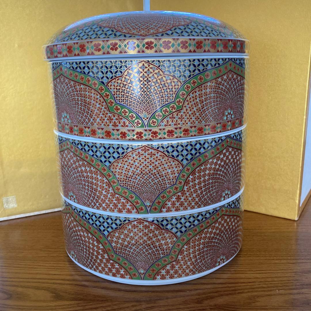 陶器製 3段重箱 多色使い 重箱 3段 6寸 18cm 溜色 朱色 お重 日本製 山中塗 渕金塗 三人用 四人