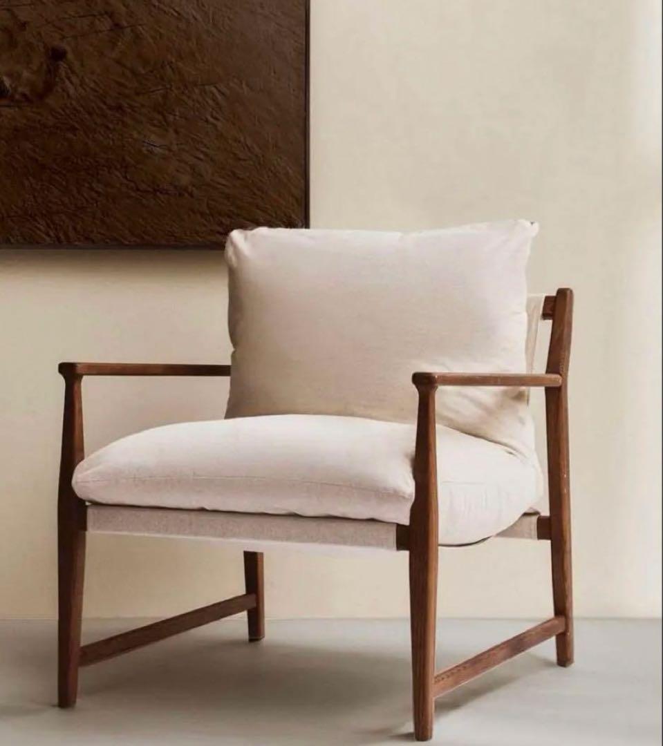 ZARA  デタッチャブルクッション ウッドアームチェア　美品 nk01 ZARA HOME（ザラ ホーム）】アームチェアが2脚入荷しました