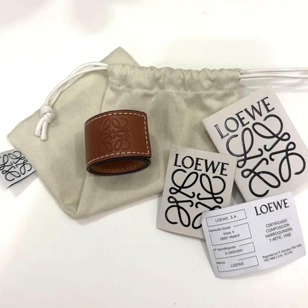 ⭐️最終お値下げ⭐️LOEWE ロエベ レザー バングル 保存袋付き ⭐️最終お値下げ⭐️LOEWE ロエベ レザー バングル 保存袋付き - メルカリ