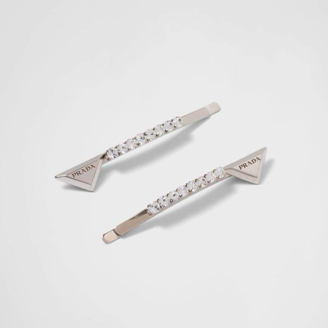 PRADA プラダ クリスタル 装飾付 ヘアピン ヘアクリップ トライアングル ☆【PRADA】☆トライアングル ロゴ ヘアピン ヘアクリップ☆ (PRADA