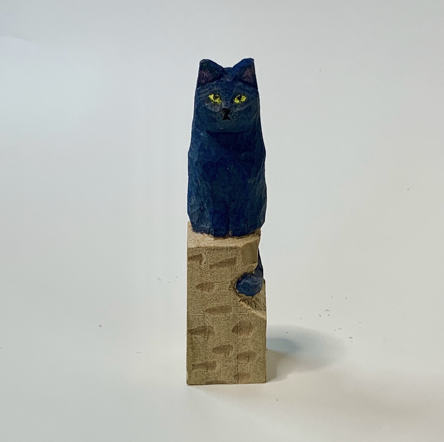 木彫り キジトラ猫の置物 - KIBO-RINGO | minne byGMOペパボ 国内最大