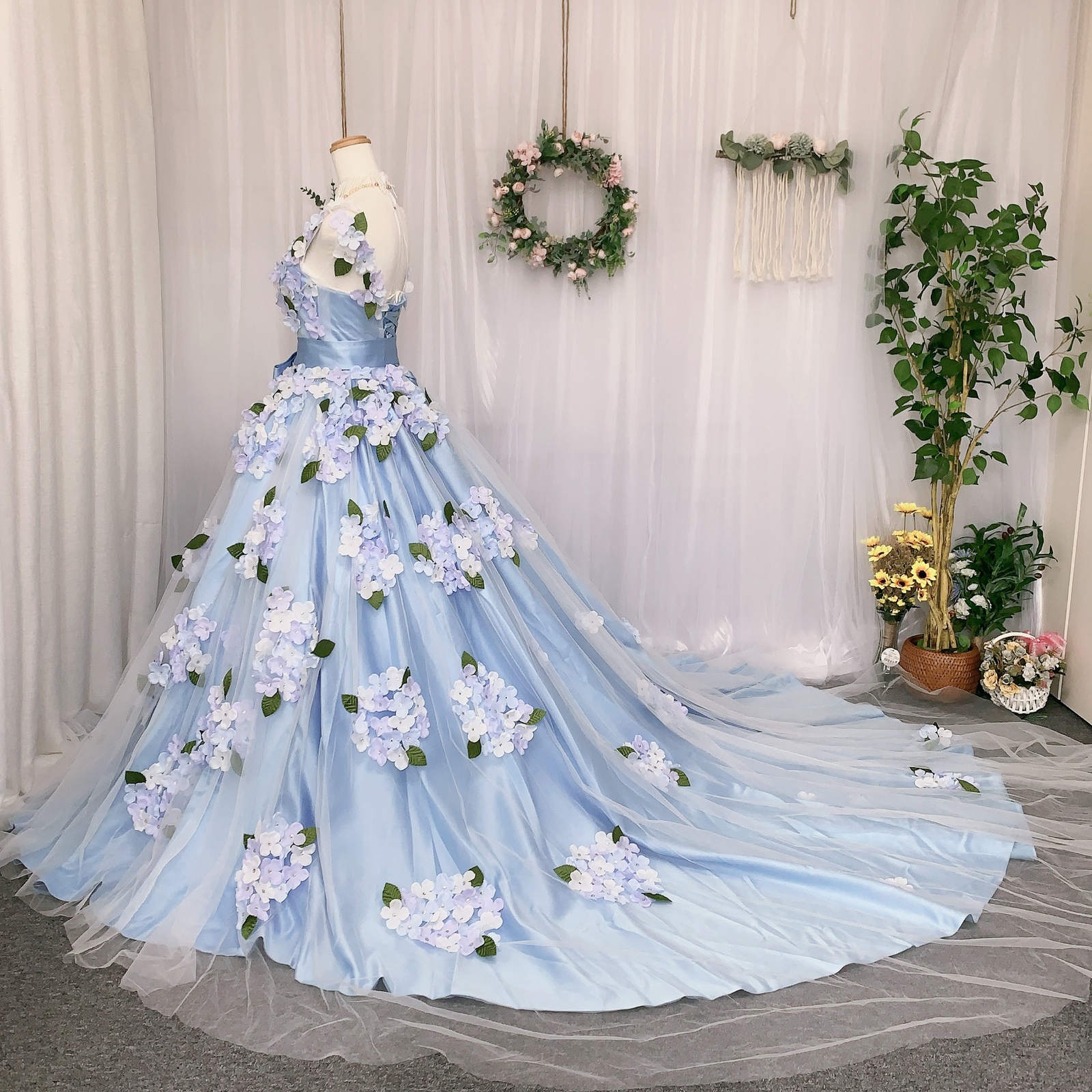 花びらカラードレス、ウェディングドレス、葉、サテンドレス、オーダー