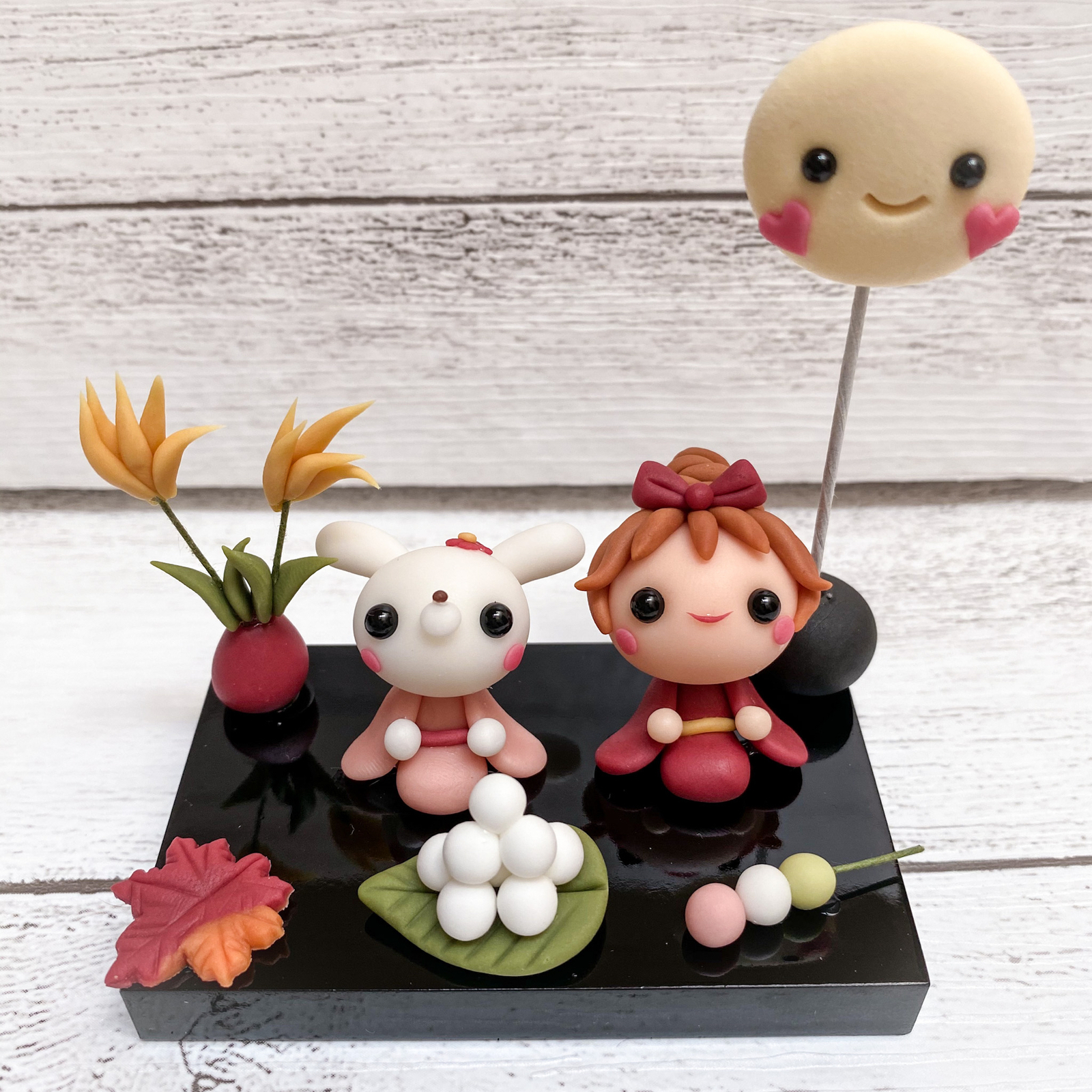 女の子とうさぎのお月見作品 ミニチュア お人形 置物 粘土細工 お団子