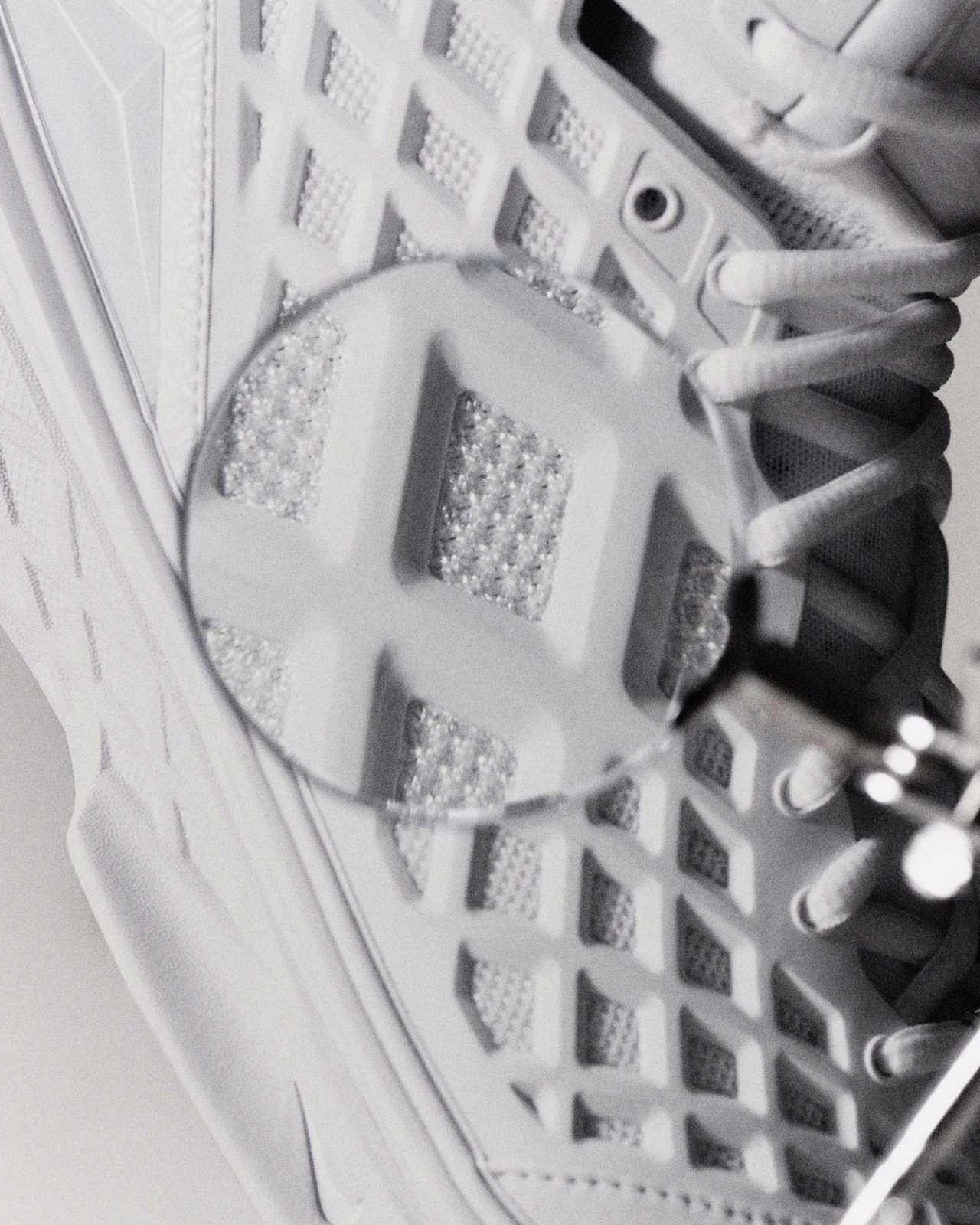 Kobe 3 Protro 'Halo' (HM4351-100) Release Date. Nike SNKRS