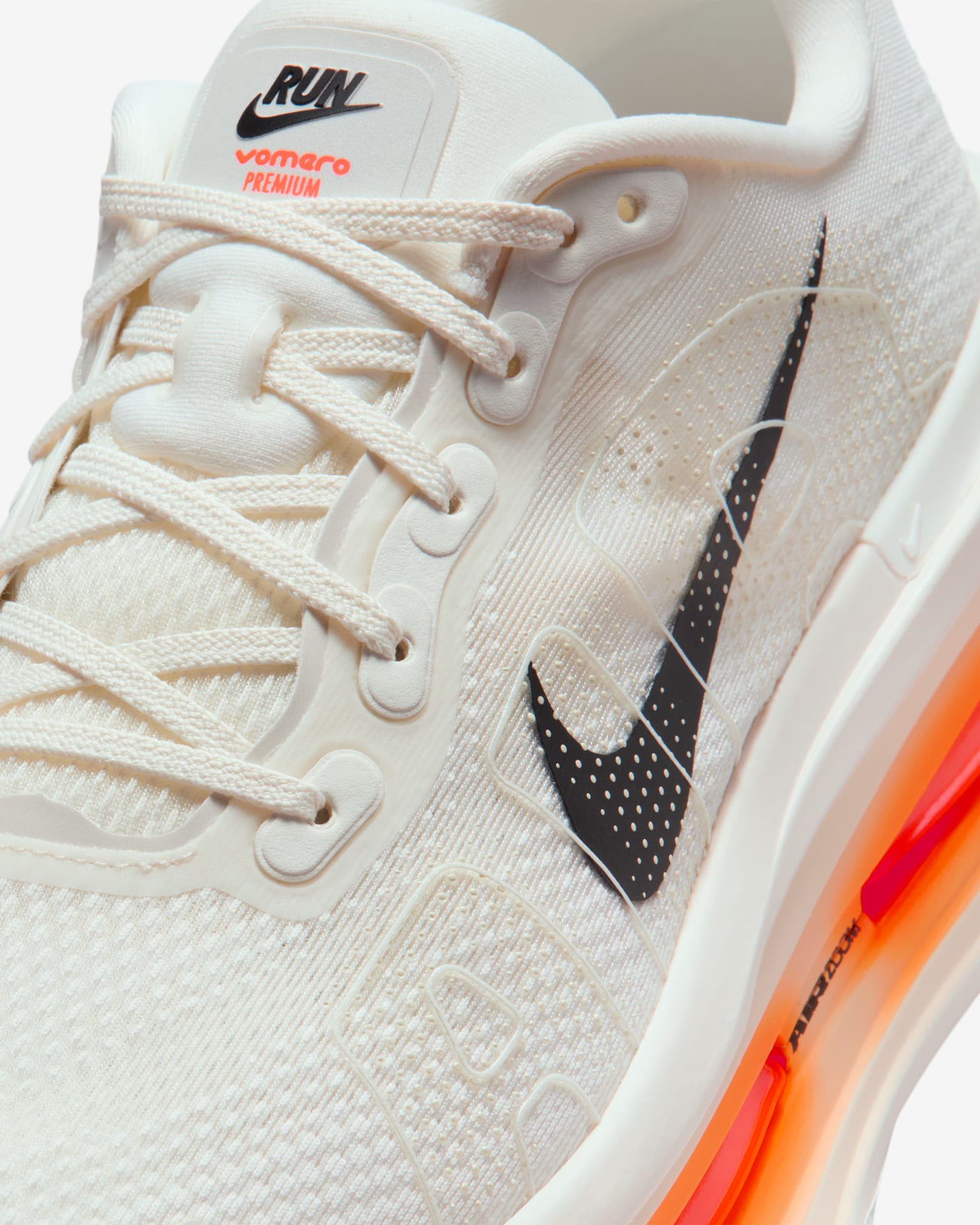 NIKE公式】ナイキ ボメロ プレミアム ロードランニングシューズ