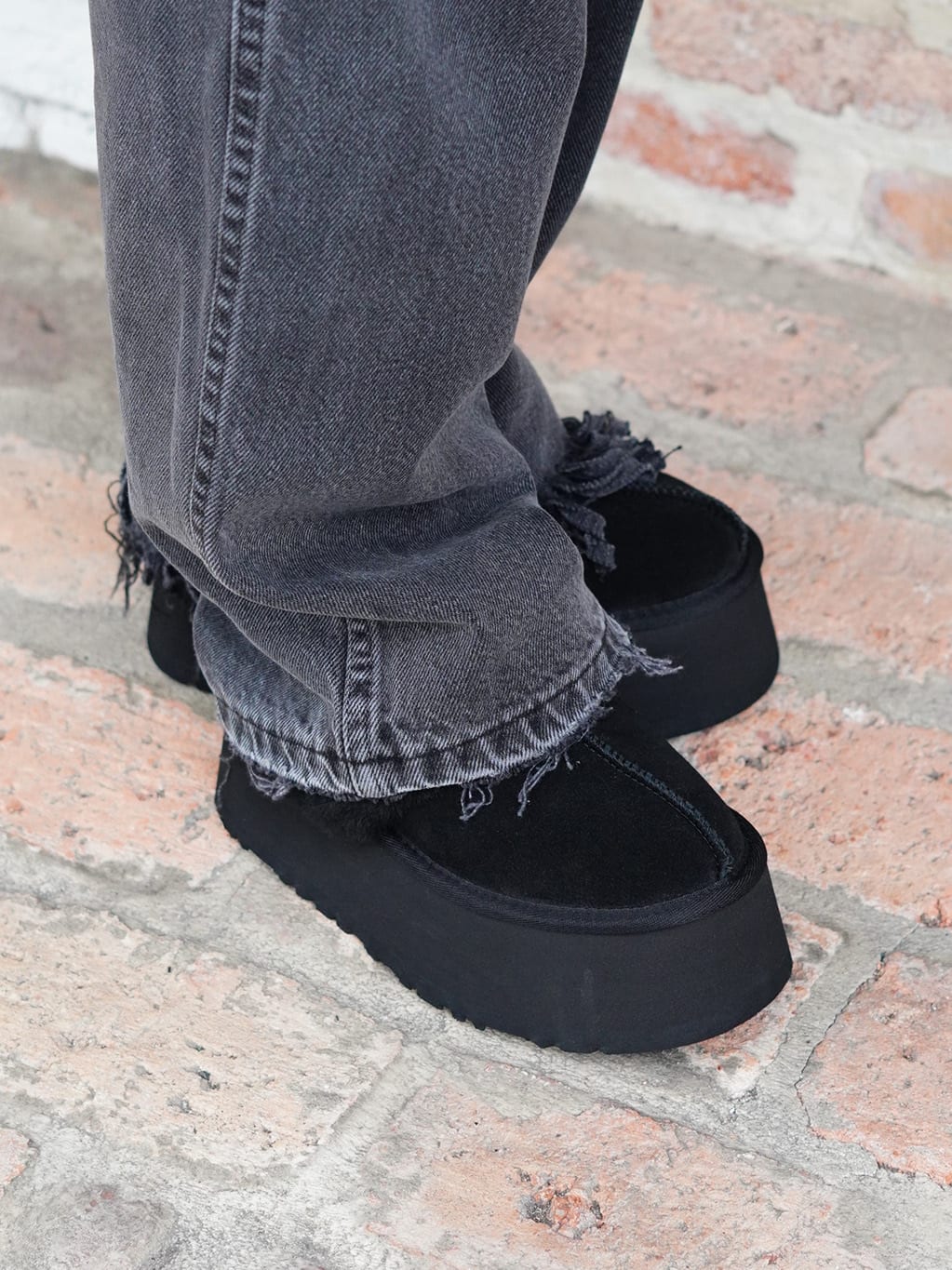 2025年最新【UGG/アグ】厚底サンダル『Funkette/ファンケット』の