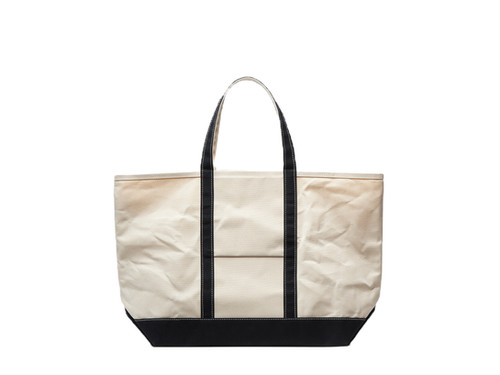 Base Field Tote L | This is a(n)