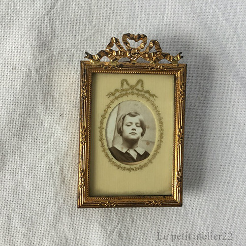 フランスアンティーク 真鍮製の写真立て フォトフレーム 正方形 リボン