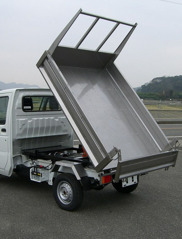 兵庫県南あわじ市の軽トラック等のご相談なら有限会社ニッパツ自動車