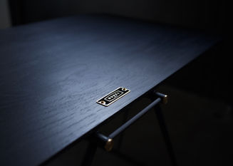 Butterfly TABLE /M Look Black | NODELdesign official