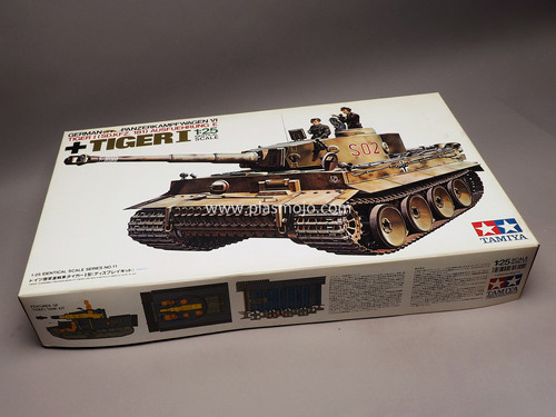 Tamiya 1/25 German Panzerkampfwagen VI Tiger I (Sd.Kfz.181) Ausf E