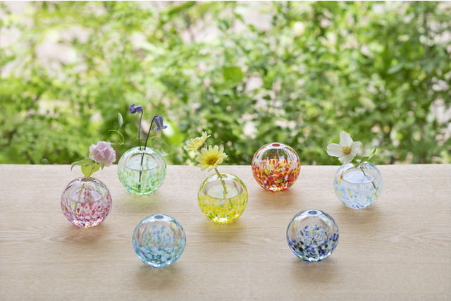 青森県伝統工芸品『津軽びいどろ』から、日本の風景を色ガラスで表現