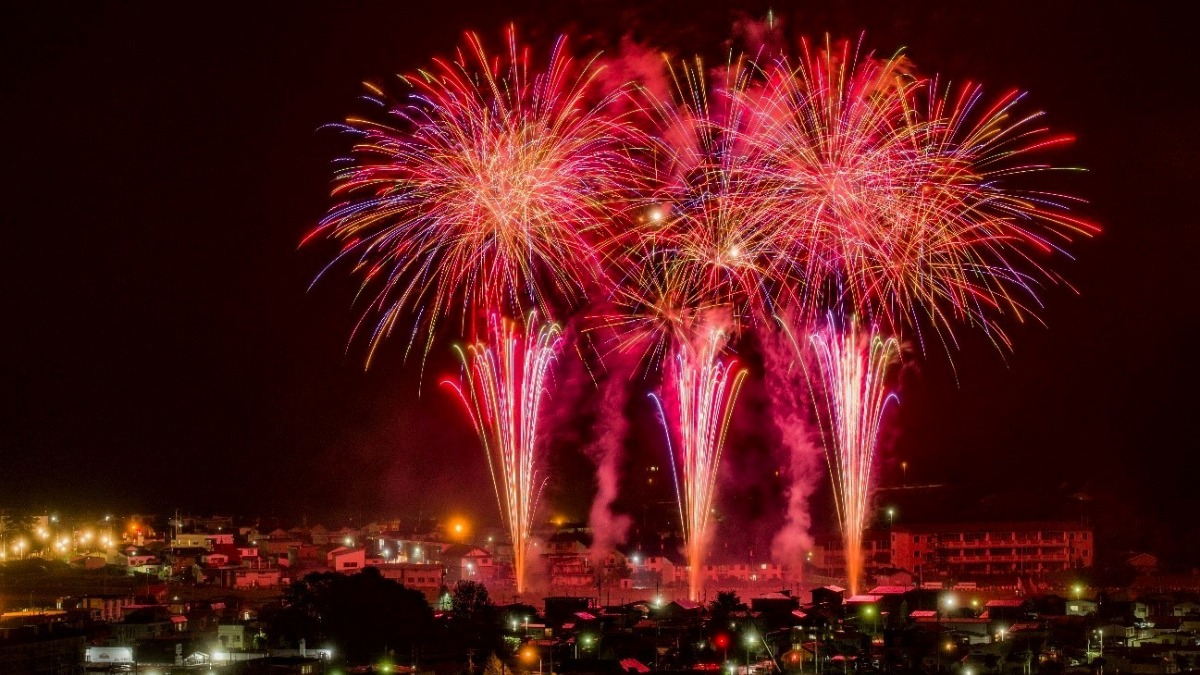 8,000発の花火！8月15日「足寄ふるさと盆踊り・両国花火大会